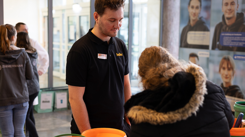 Viele interessierte Schülerinnen und Schüler haben sich für eine handwerkliche Ausbildung interessiert