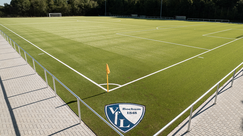 Der Kunstrasenplatz beim VfL Bochum mit eingearbeiteten Logo