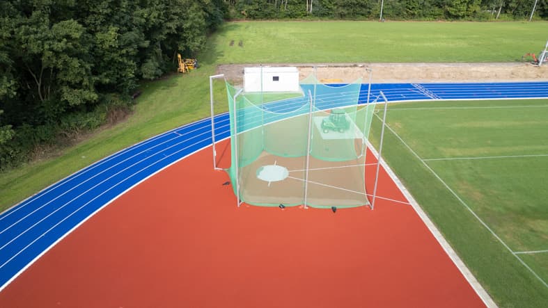 Das Stadion "Auf der Ramhorst" hat zusätzlich einen Wurfring und ein Schutzgitter für Diskuswurf erhalten.