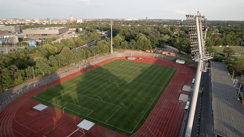 Das Mommsenstadion in Berlin aus der Luft.