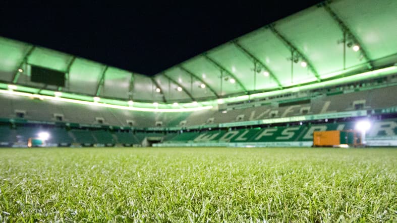 Hybridrasen Volkswagen-Arena Wolfsburg