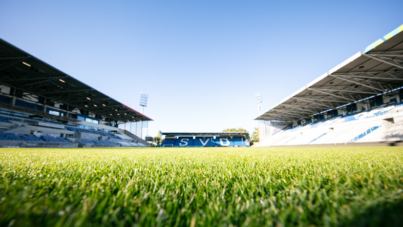 Rasen im Stadion am Böllenfalltor in Darmstadt