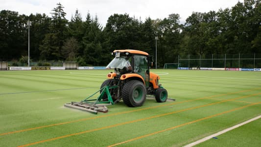 Maschinen arbeiten auf dem Platz in Marienfeld